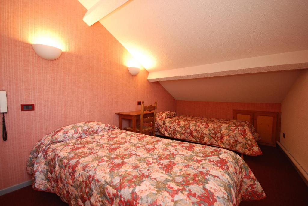 Auberge Du Rochasson Risoul Room photo